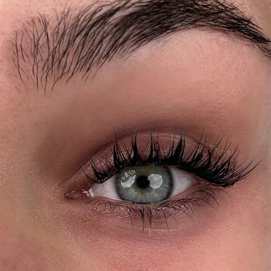 DIY Lashes - Queenie Brown // Fie Rose