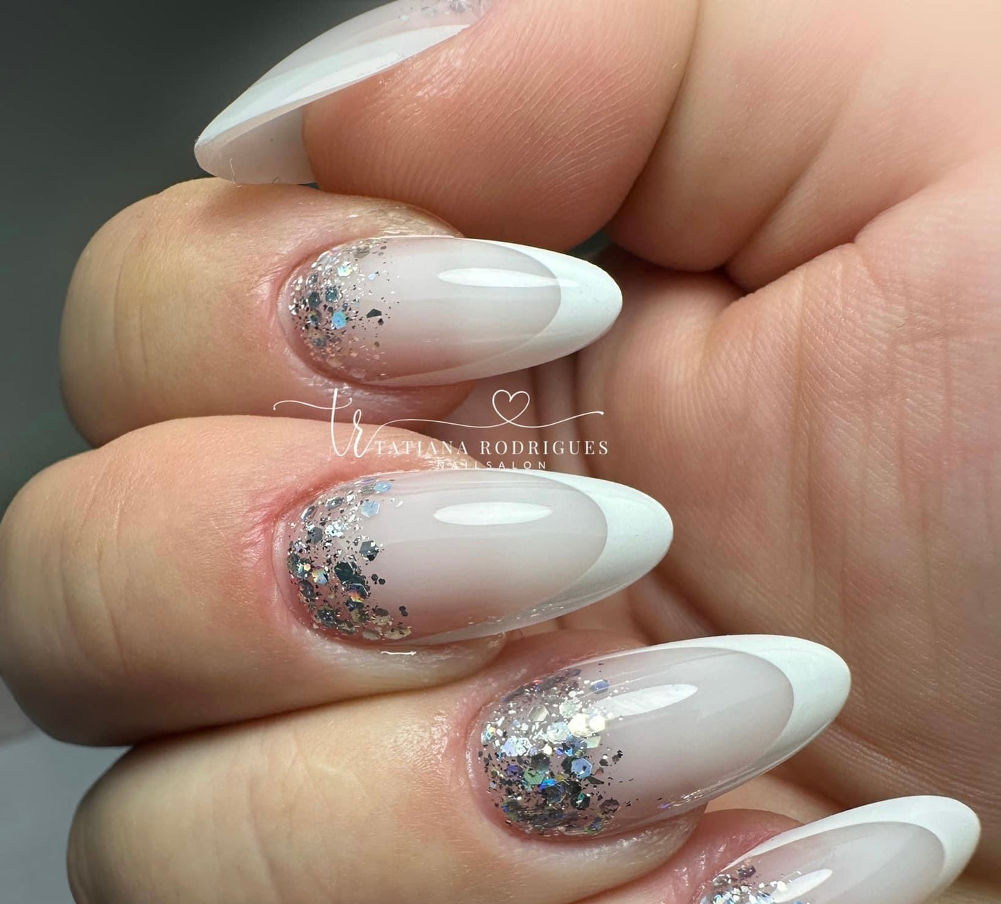 Medium mandel - vit fransk