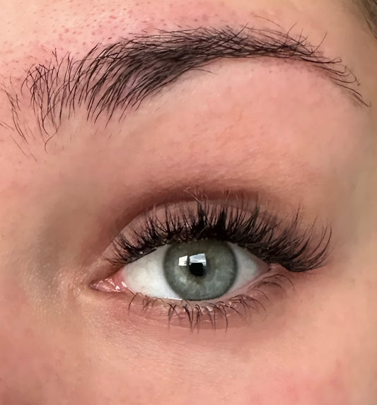 DIY Lashes - Queenie Brown // Fie Rose