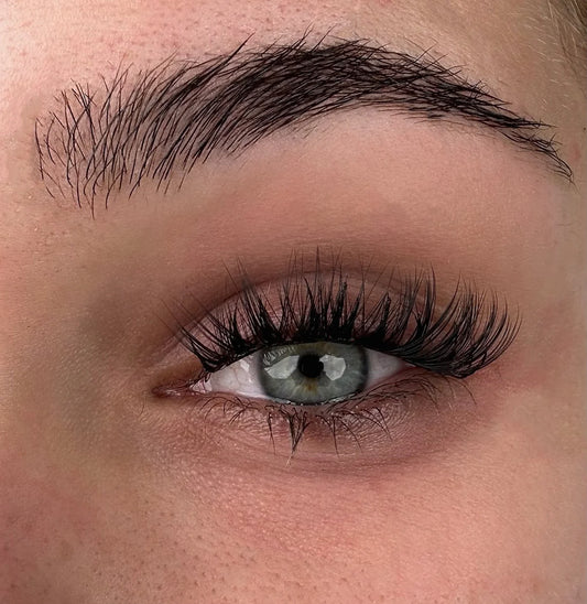 DIY Lashes - Queenie Brown // Fie Rose