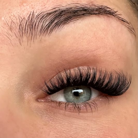 DIY Lashes - Queenie Brown // Fie Rose