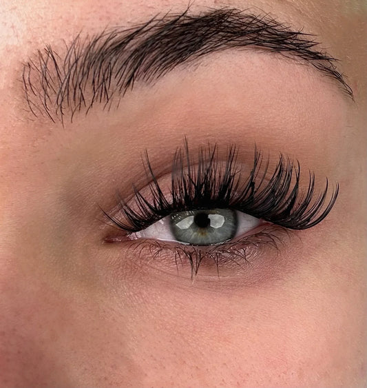 DIY Lashes - Queenie Brown // Fie Rose