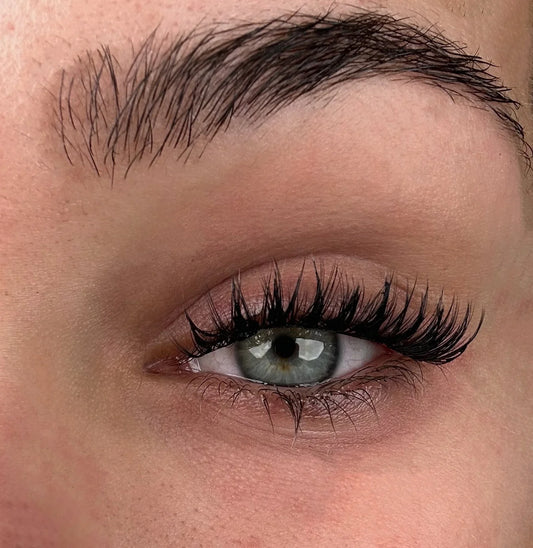 DIY Lashes - Queenie Brown // Fie Rose