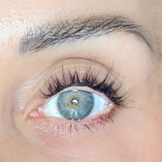 DIY Lashes - Queenie Brown // Fie Rose