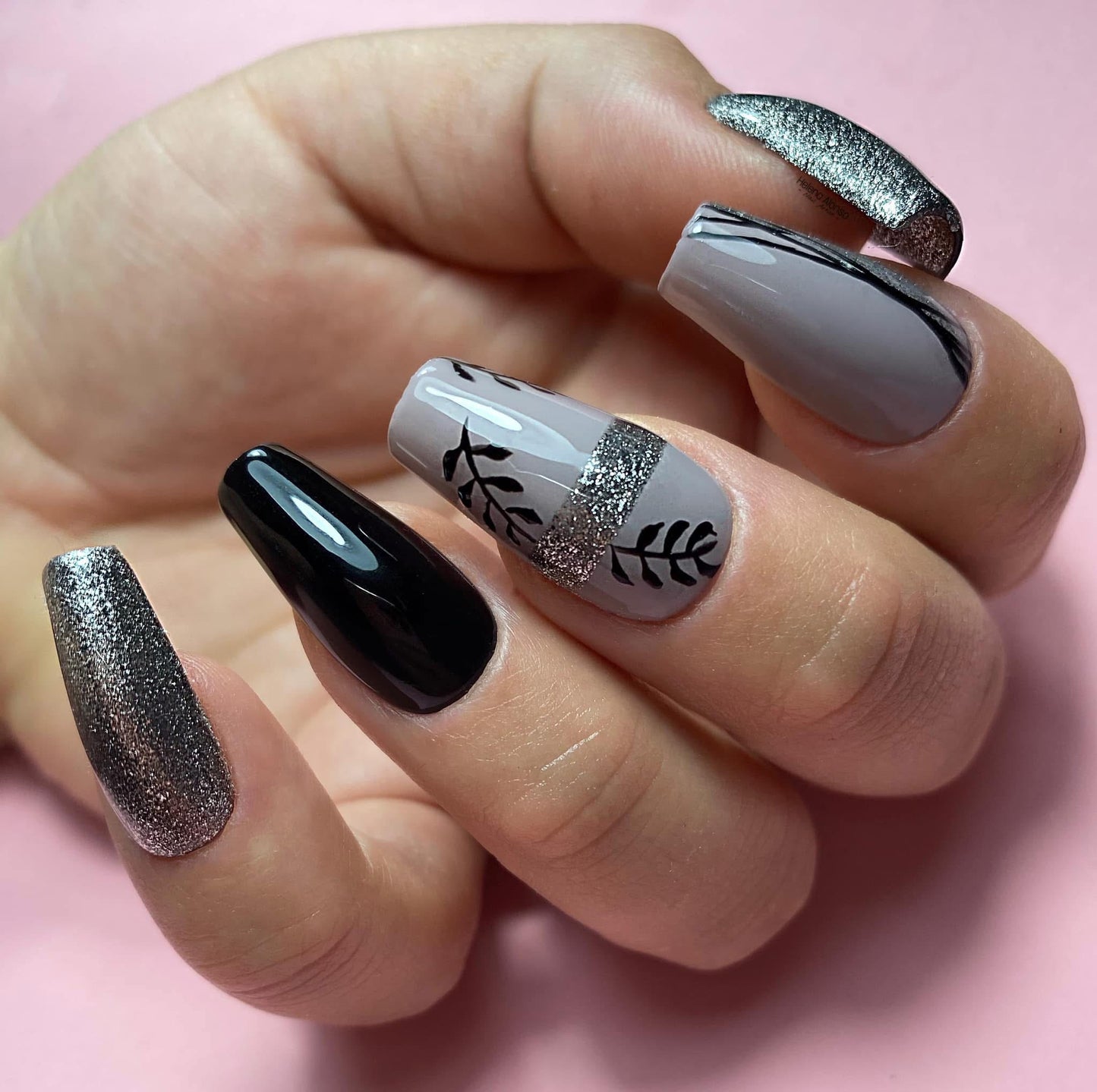 Nagelteknikerkurs // augusti 2023